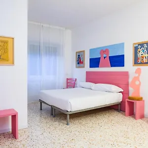 Lia Art Hotel